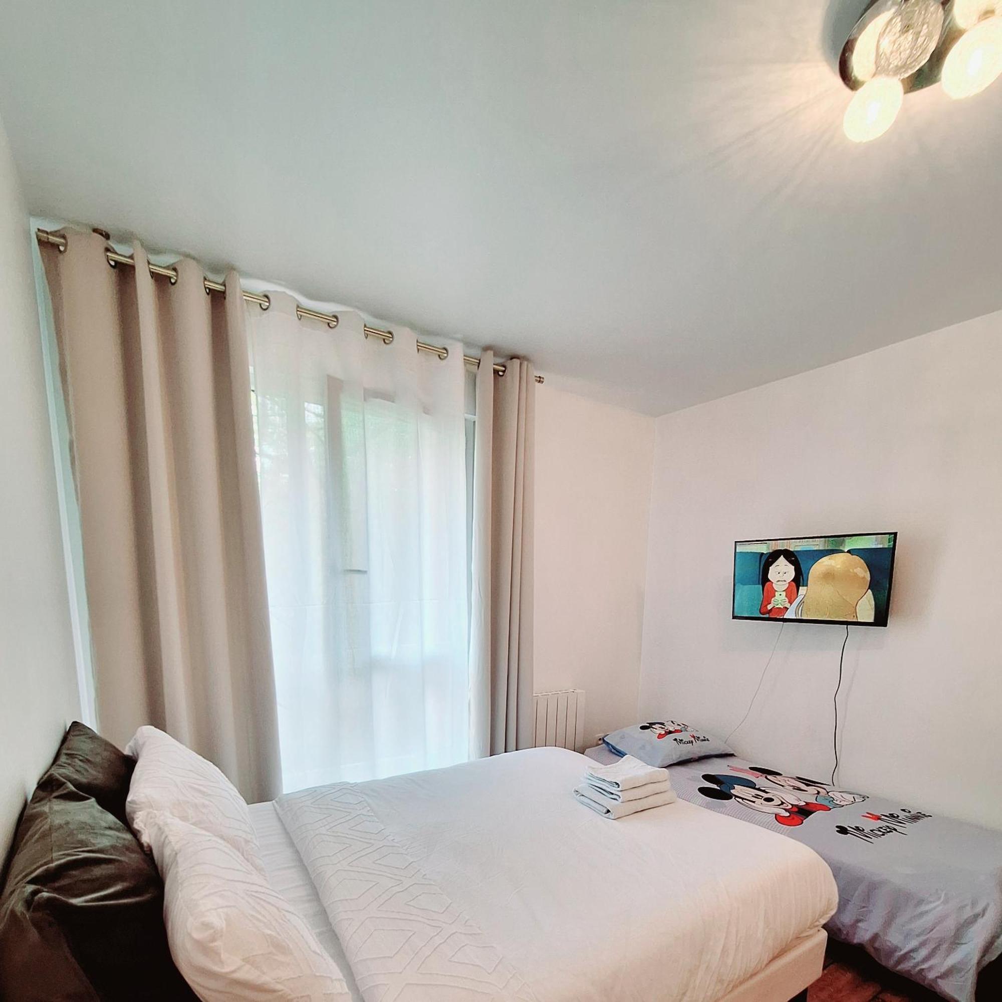 Studio Alpha - 2Min By Train To Disneyland, Eurostar, Tgv Or 20-Minute Walk To Disney Apartment Montevrain